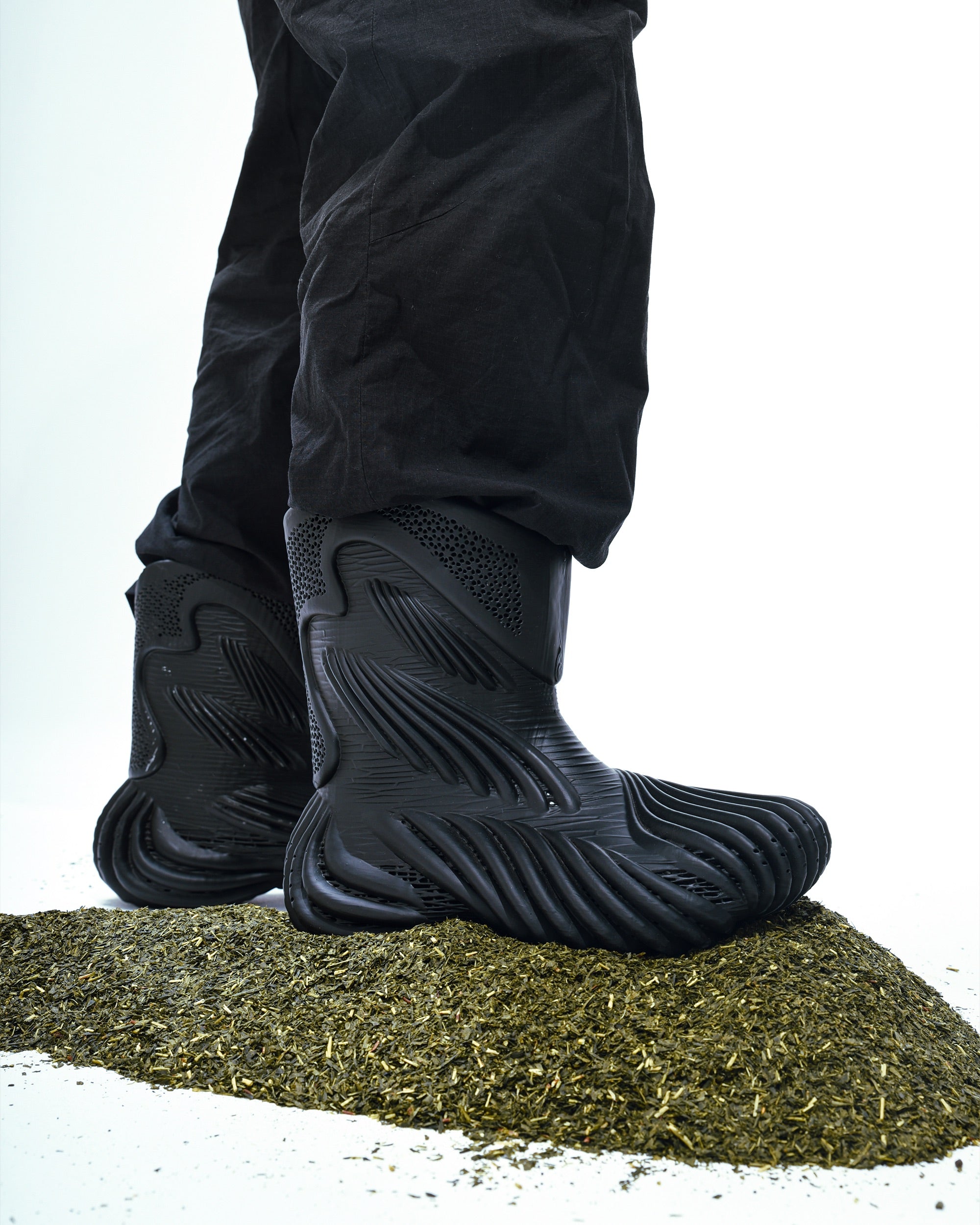 ARMIS HIGH CHARCOAL