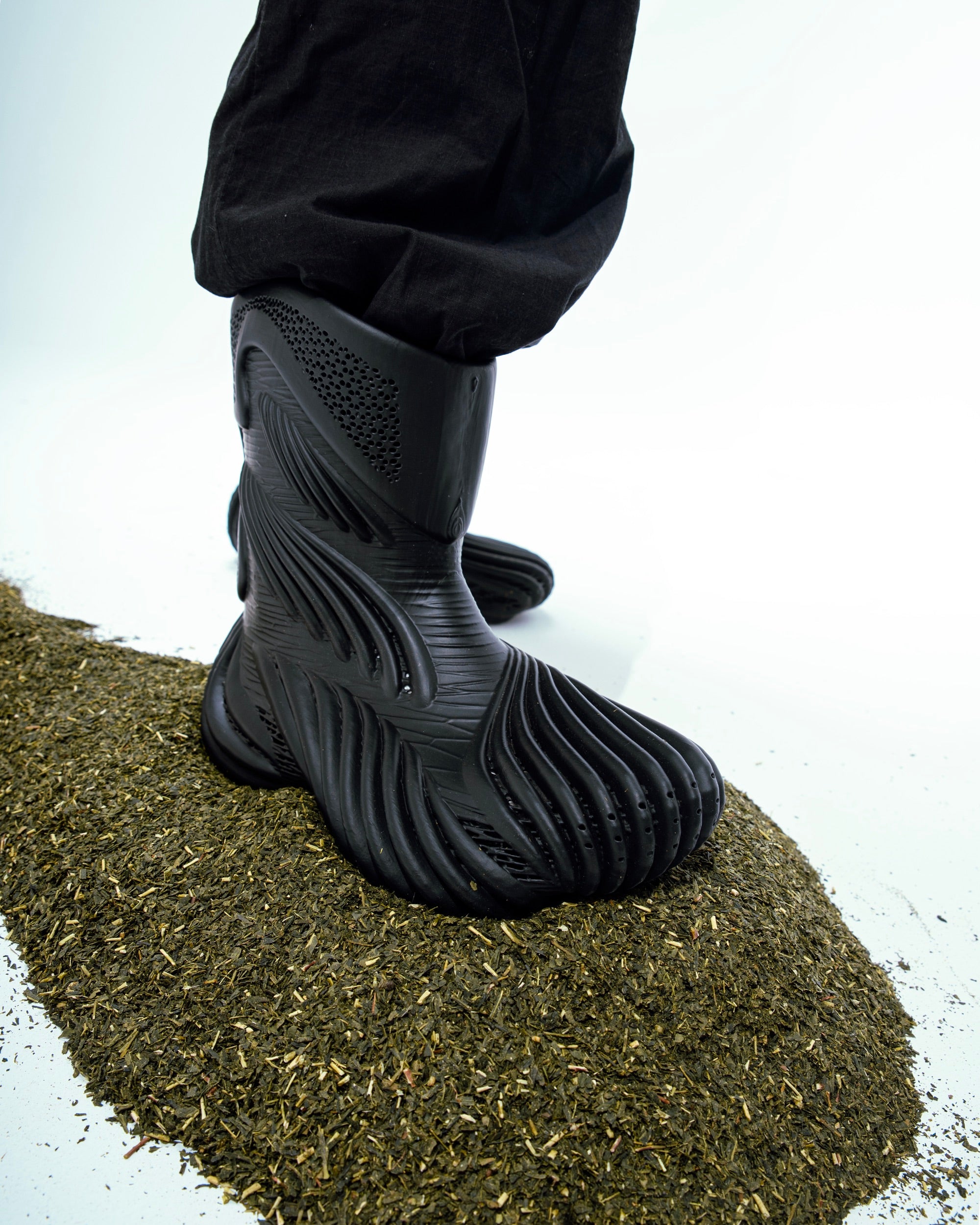 ARMIS HIGH CHARCOAL