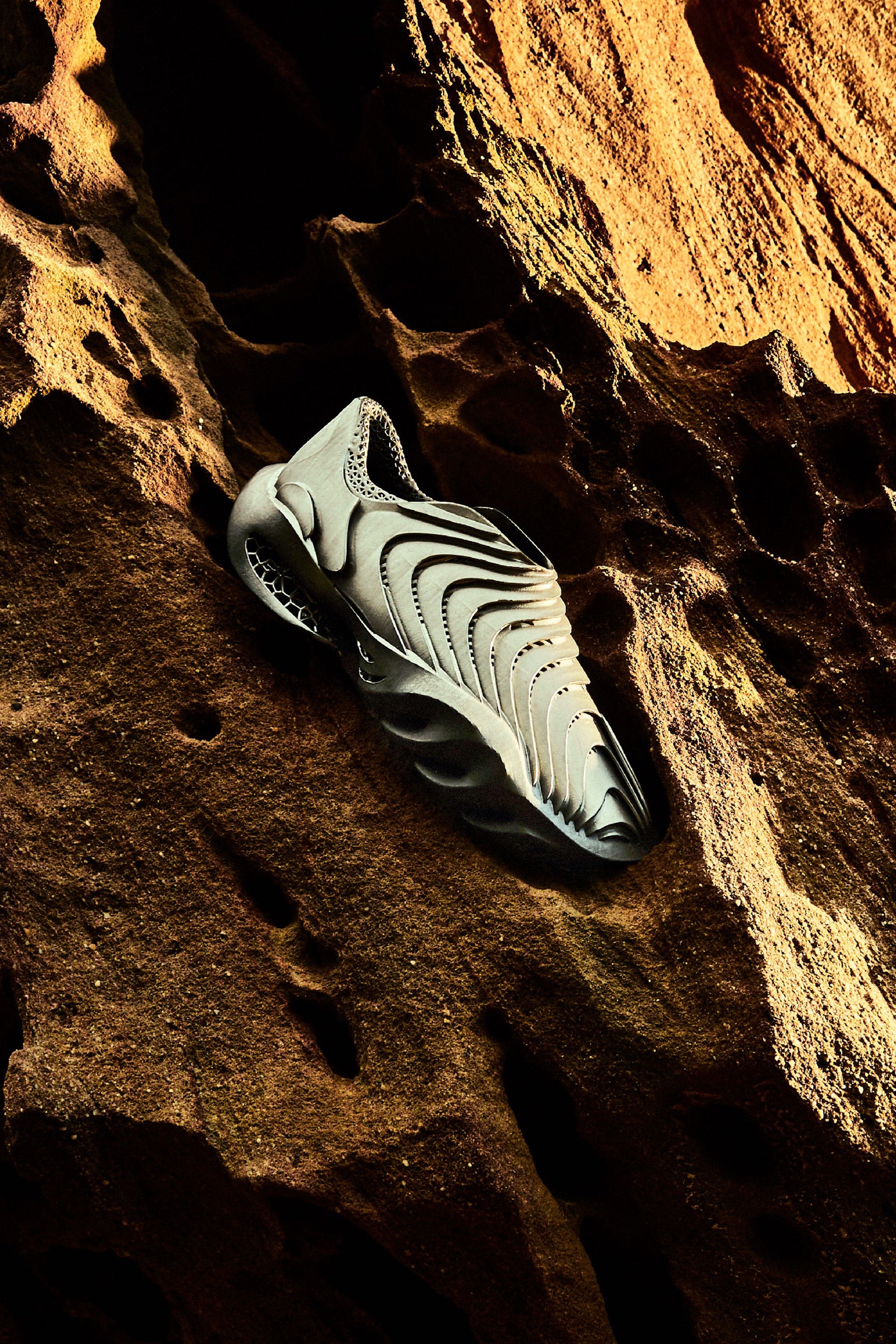 STRATUM FANG NICKEL GRADIENT