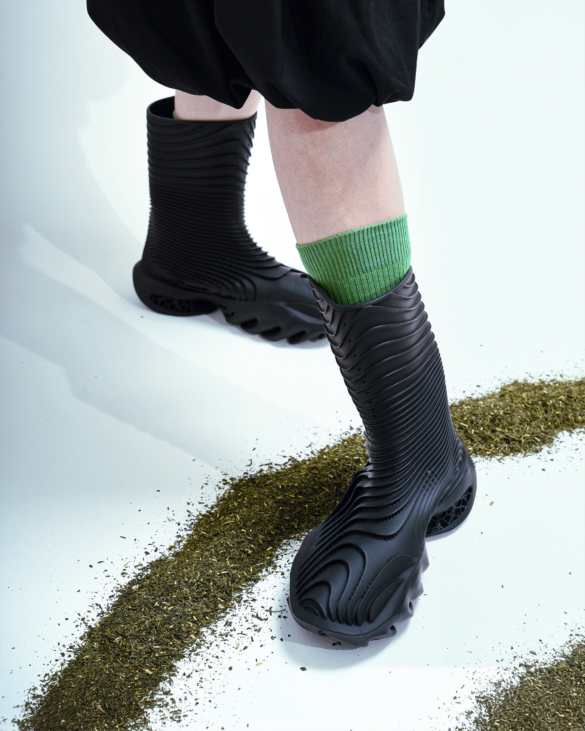 STRATUM FANG HIGH CHARCOAL